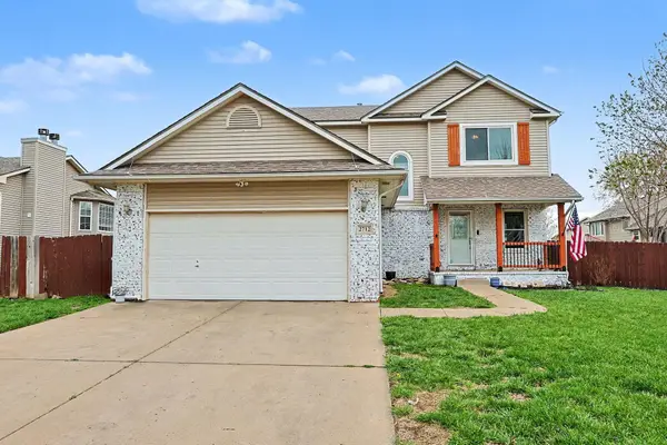 2712 Rushwood Dr, Augusta, KS 67010