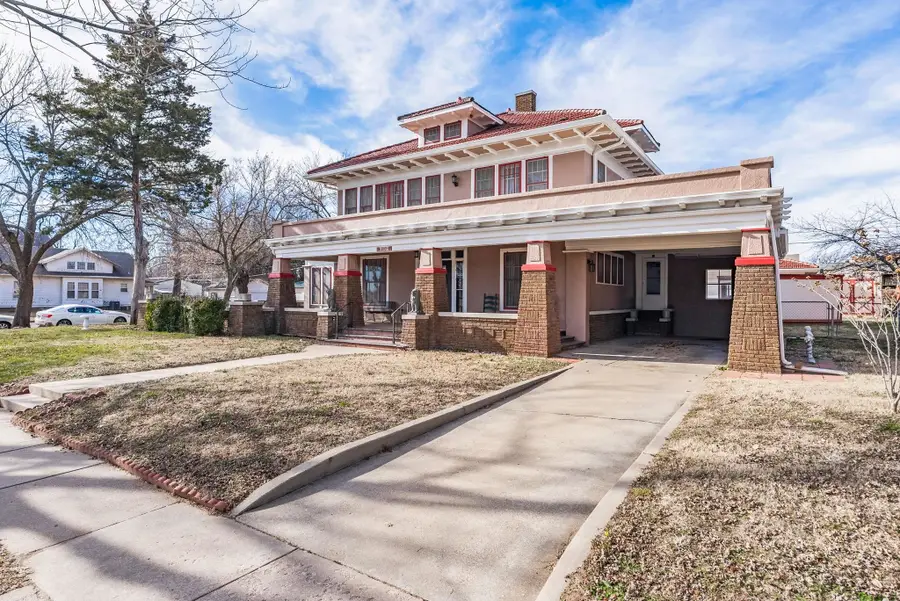 905 N 2nd St, Arkansas City, KS 67005 - #2