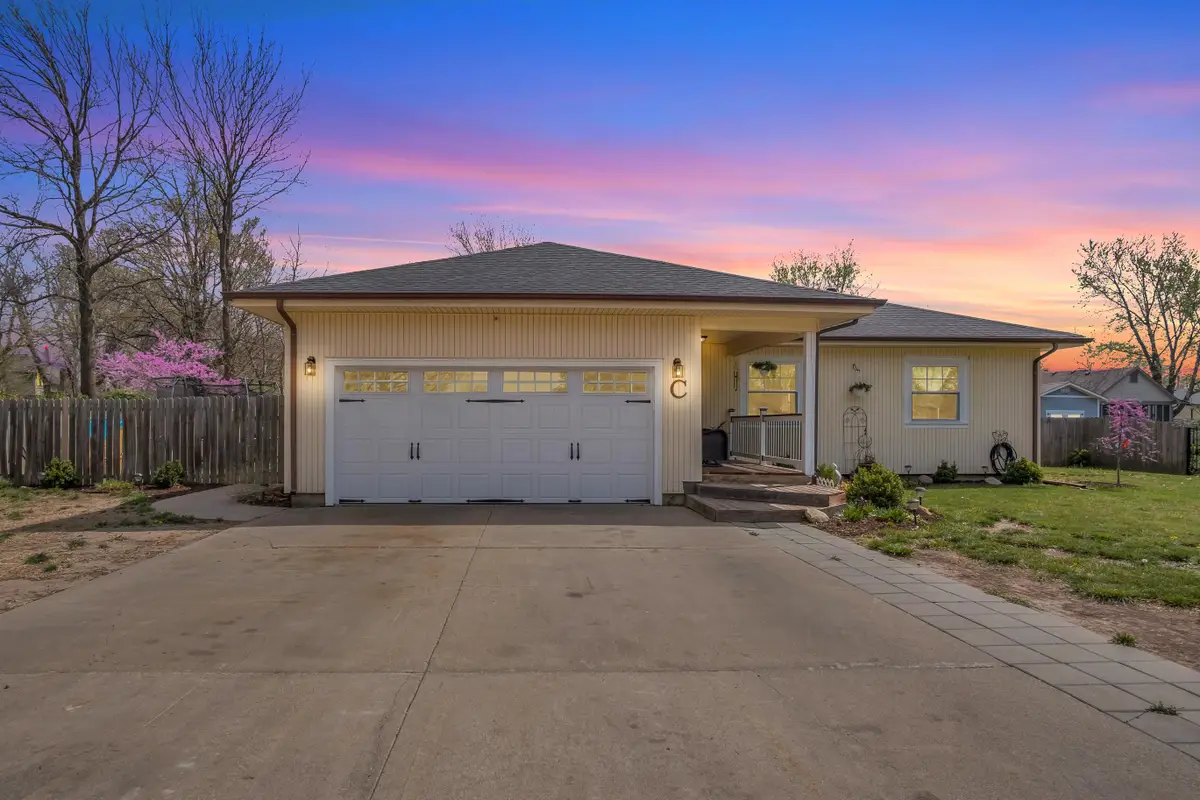 1808 Grandview Ave, Newton, KS 67114 - #1