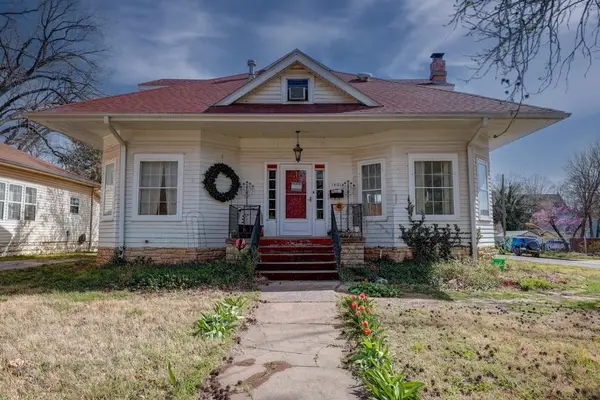 1401 E 5th Ave, Winfield, KS 67156