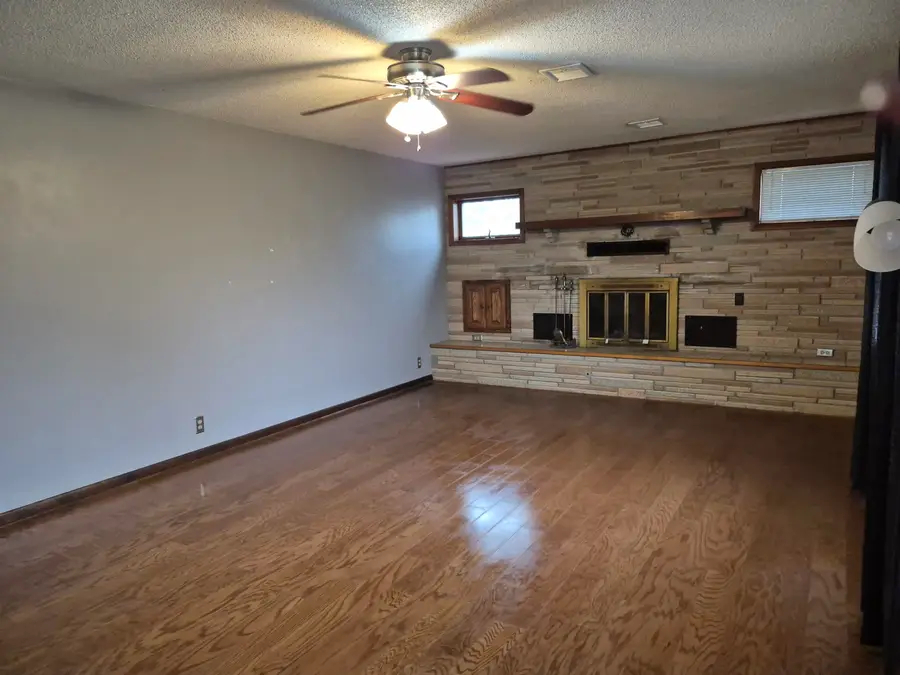 529 N Cedar St, Moran, KS 66755 - #2