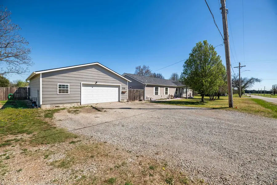 516 S Mill Rd, Leon, KS 67074 - #2