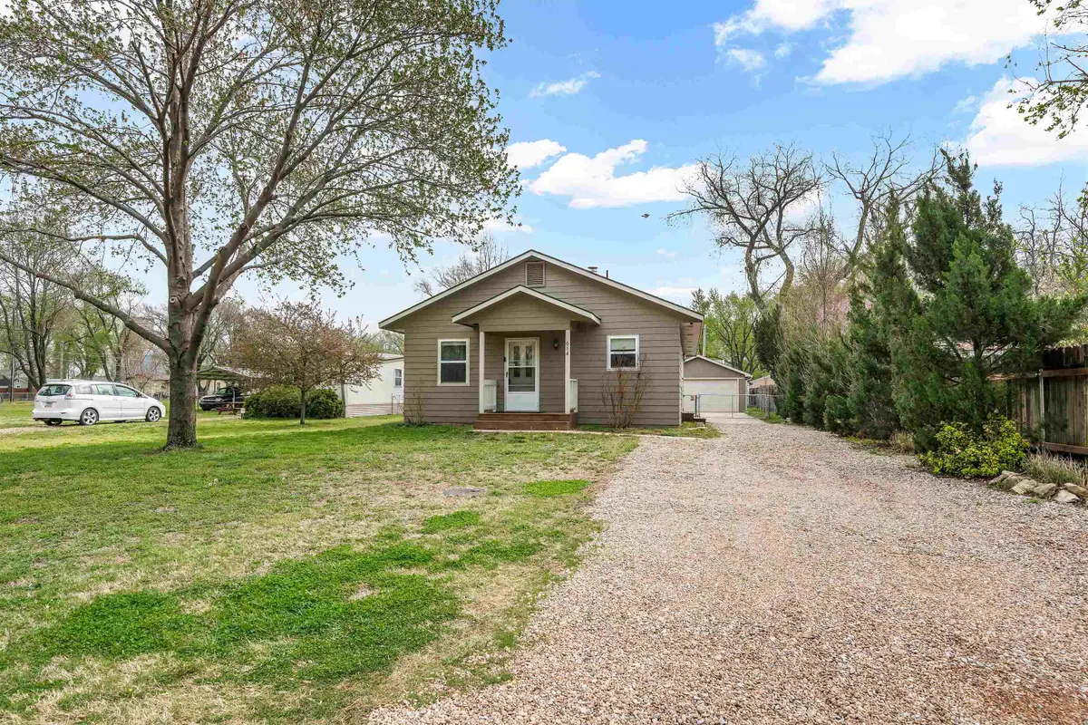 614 Cottonwood Ave, Mulvane, KS 67110 - #1