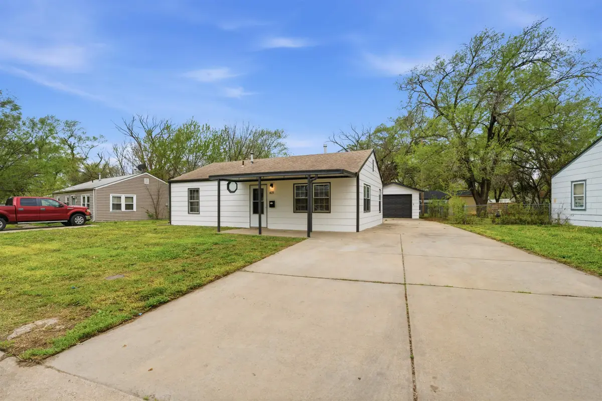 4633 S Hemlock Ave, Wichita, KS 67216 - #1