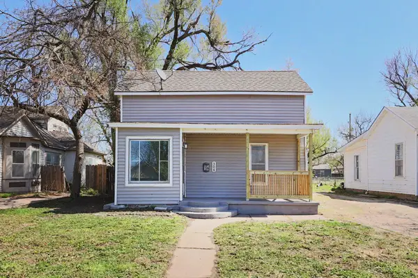 308 Spruce St, Halstead, KS 67056