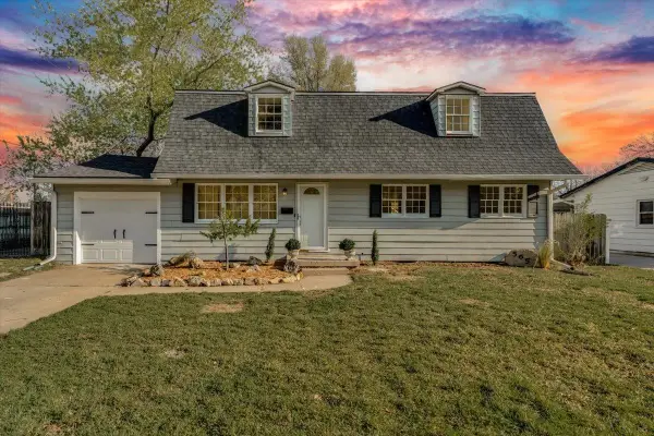 565 S Circle Dr, Derby, KS 67037