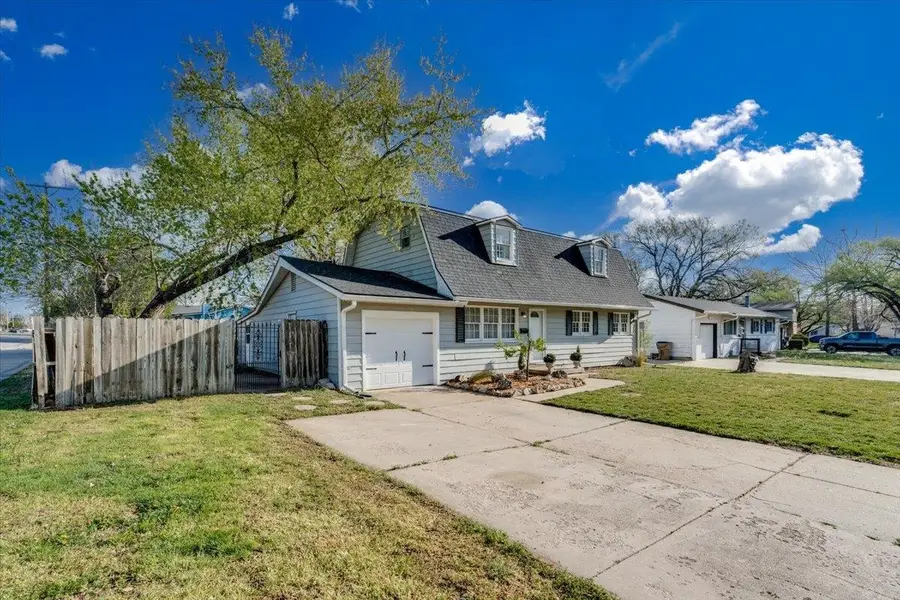 565 S Circle Dr, Derby, KS 67037 - #3