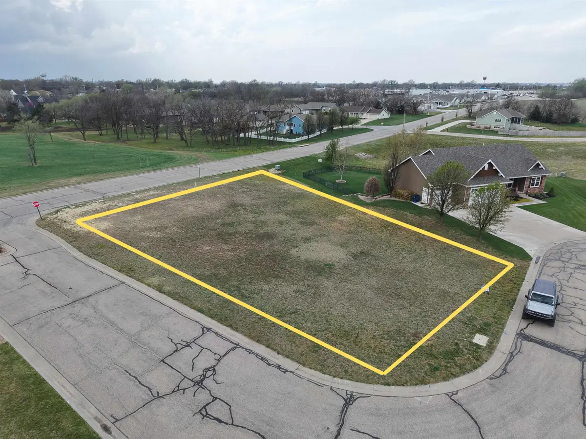 400 Ridge Road, Abilene, KS 67410 - #1