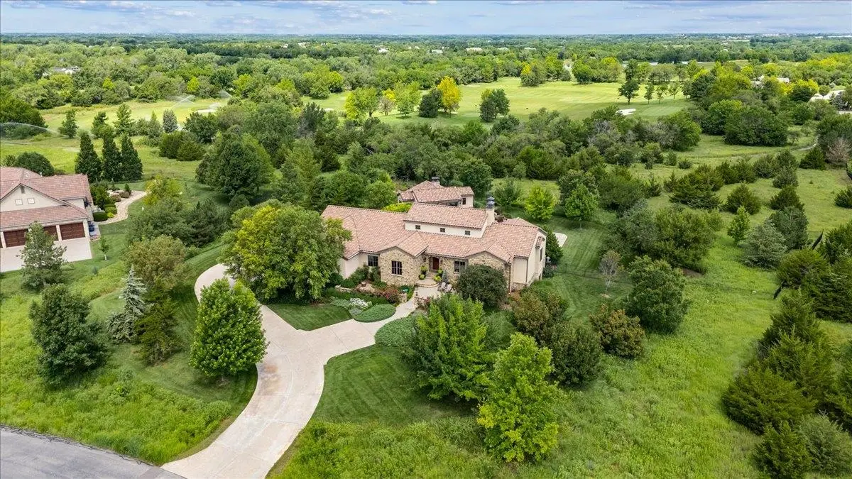 1302 E Bluestem Ct, Andover, KS 67002 - #1