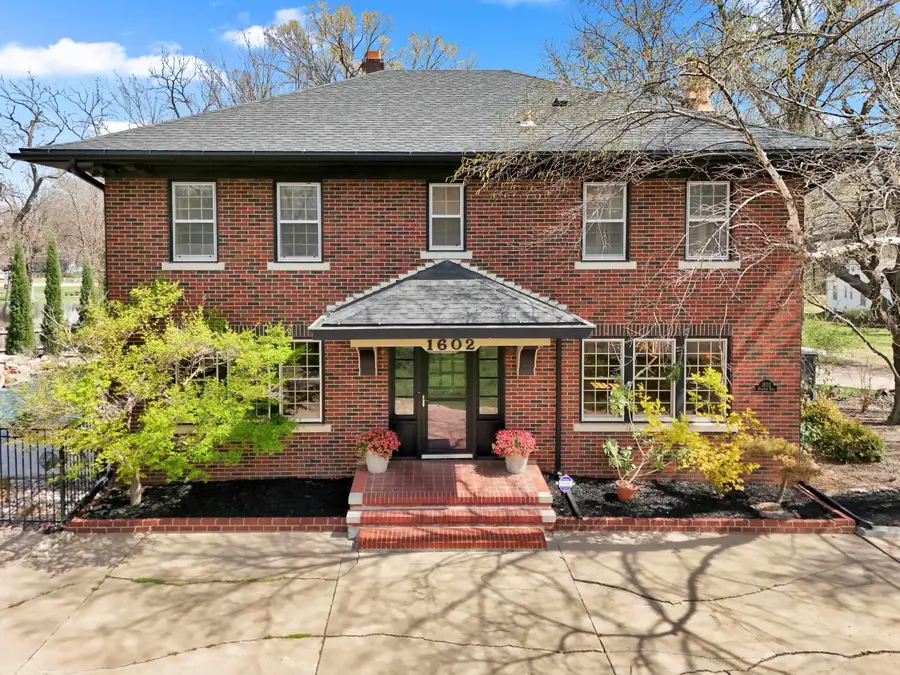 1602 Hillcrest Rd, Newton, KS 67114 - #2