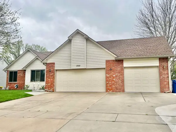 1302 N Manchester Ct., Wichita, KS 67212