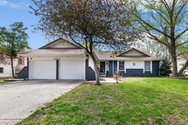 1313 E Blue Spruce Rd, Derby, KS 67037