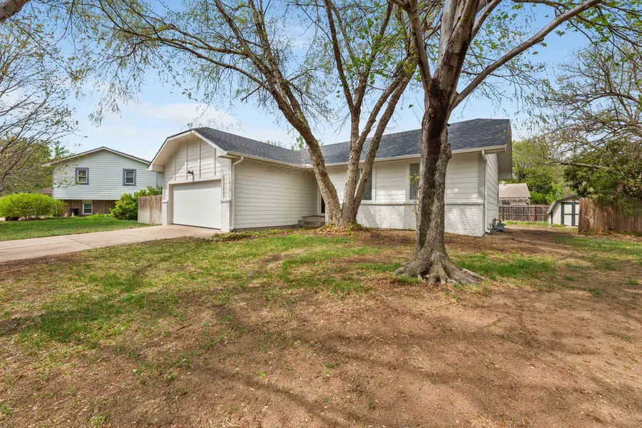 11018 W Shade Cir, Wichita, KS 67212 - #2