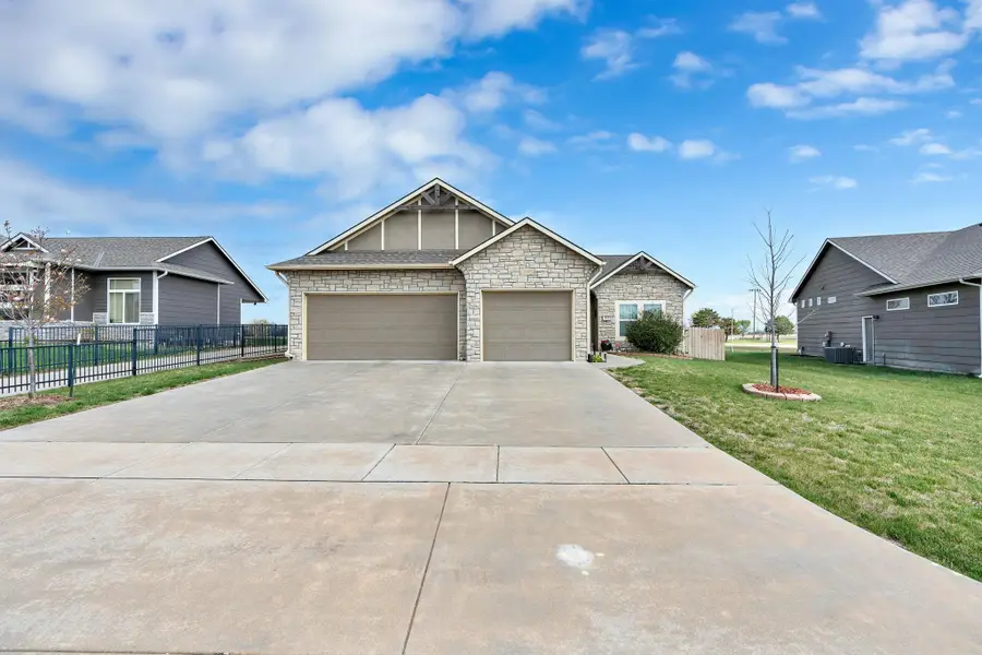 932 Cedar Brook Cir, Mulvane, KS 67110 - #3