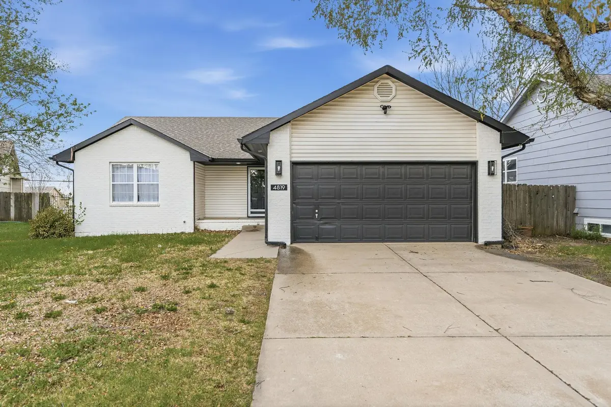 4819 E Willow Point Ct, Bel Aire, KS 67220 - #1