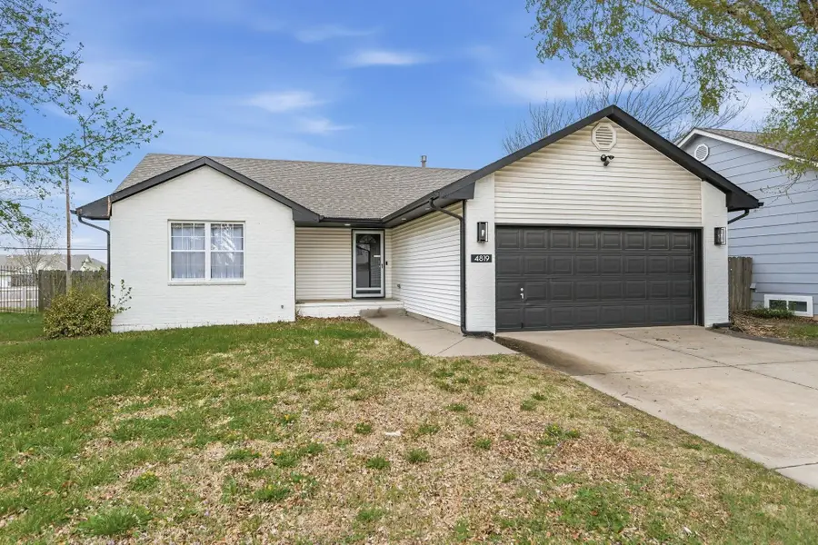 4819 E Willow Point Ct, Bel Aire, KS 67220 - #2