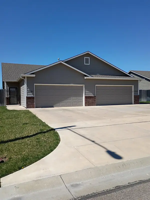 1321 N Azena St, Andover, KS 67002