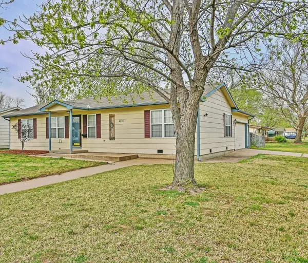 4601 S Fern, Wichita, KS 67217-4352