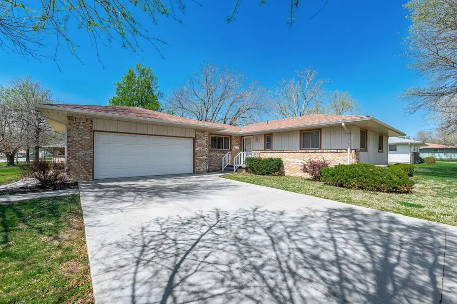 357 Village Ln, Eureka, KS 67045 - #3