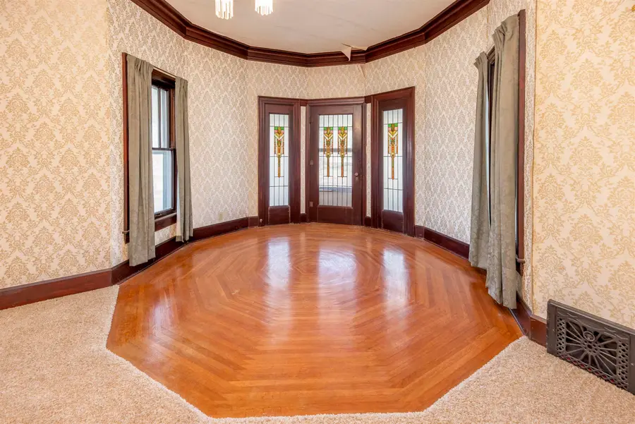 403 W Randolph St, Howard, KS 67349 - #2