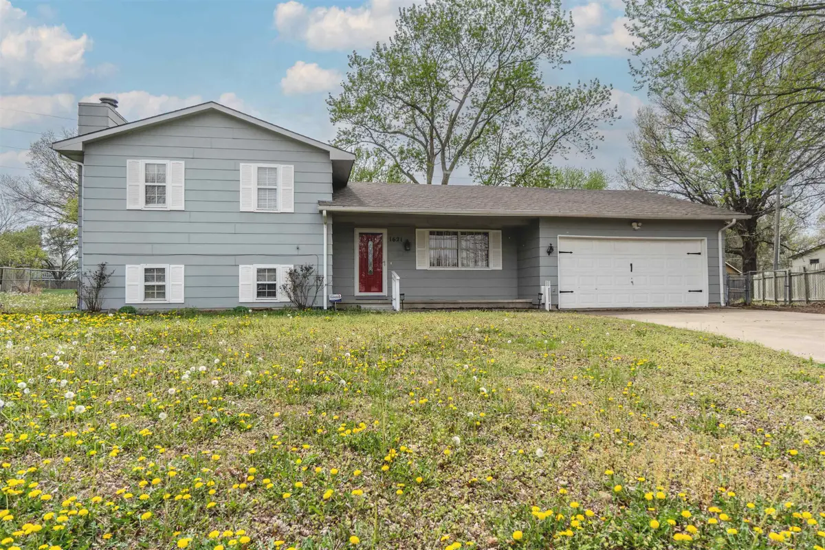 1621 Pin Oak Ct, Rose Hill, KS 67133 - #1