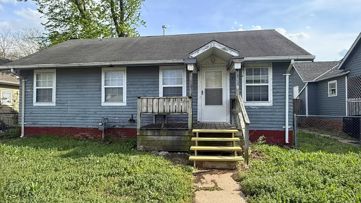 923 W Walnut St, Salina, KS 67401 - #1