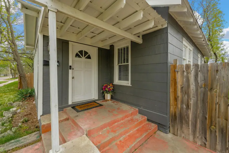 410 W 16th St N, Wichita, KS 67203 - #3