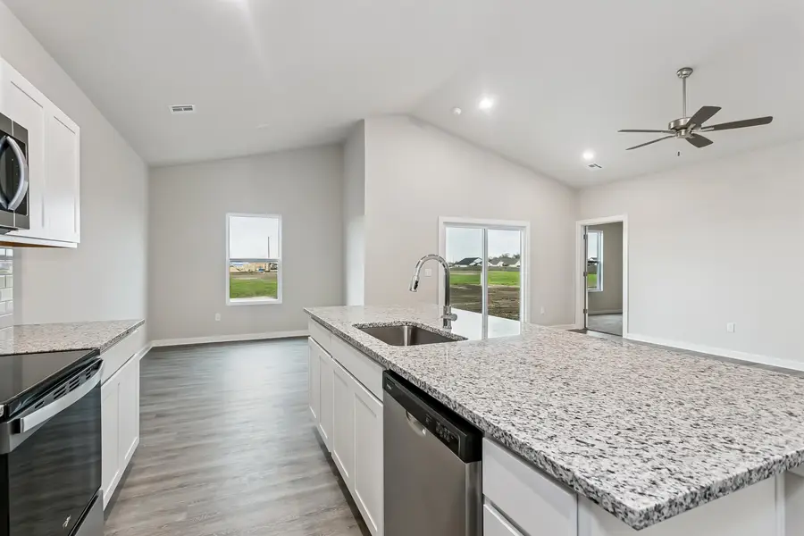 1562 N Emerald Valley Dr, Mulvane, KS 67110 - #3