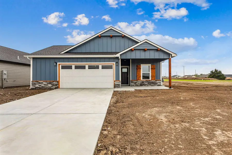 1558 N Emerald Valley Dr., Mulvane, KS 67110 - #2