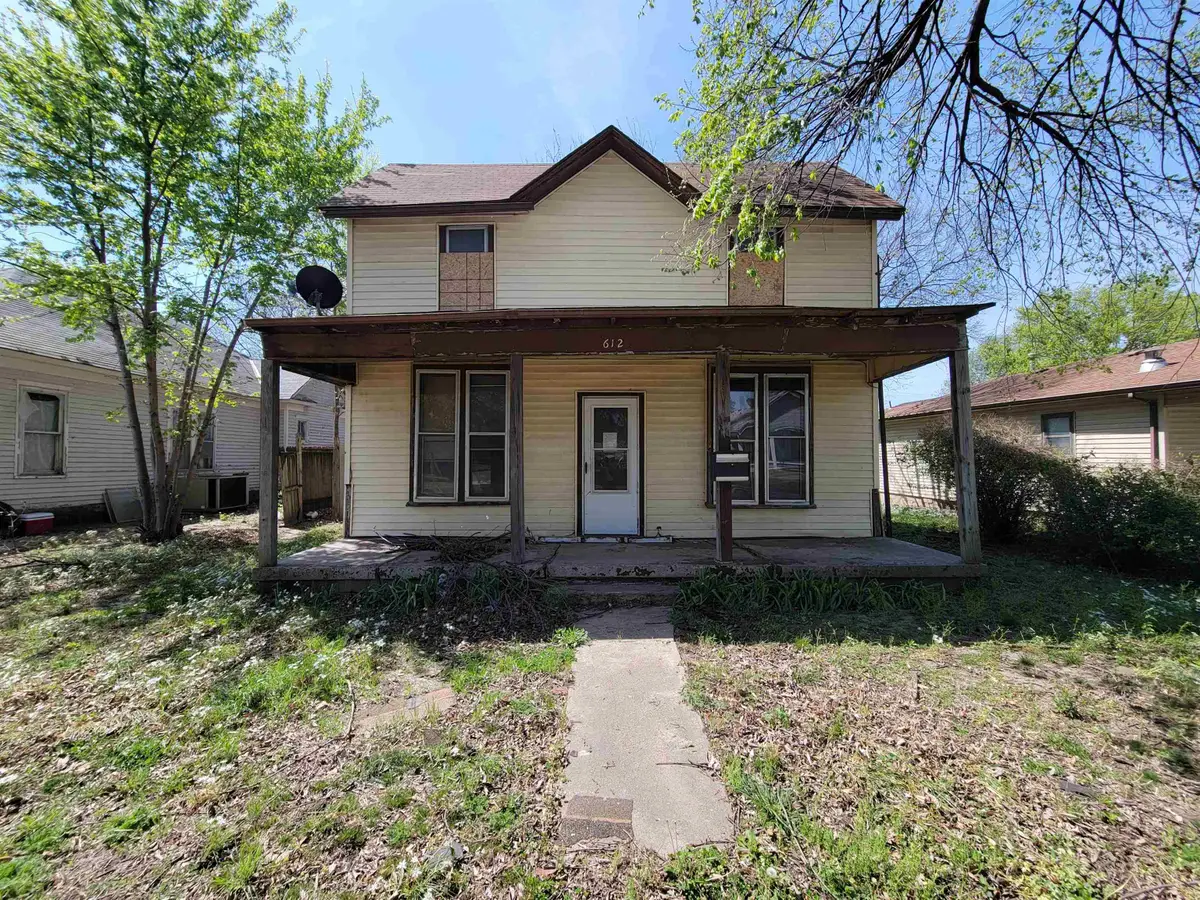 612 N C St, Wellington, KS 67152 - #1