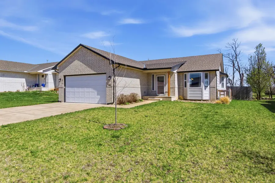 804 S Hedgewood, Andover, KS 67002 - #2