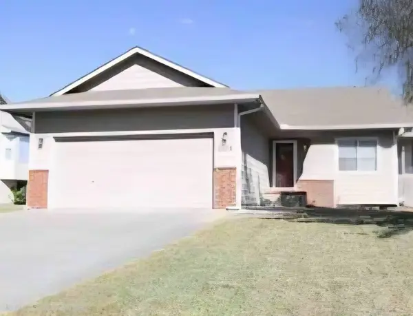 6324 N Chisholm Pointe St, Park City, KS 67219