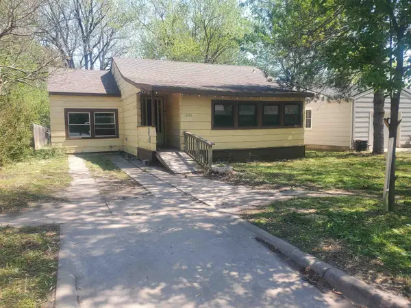 1030 N B, Arkansas City, KS 67005