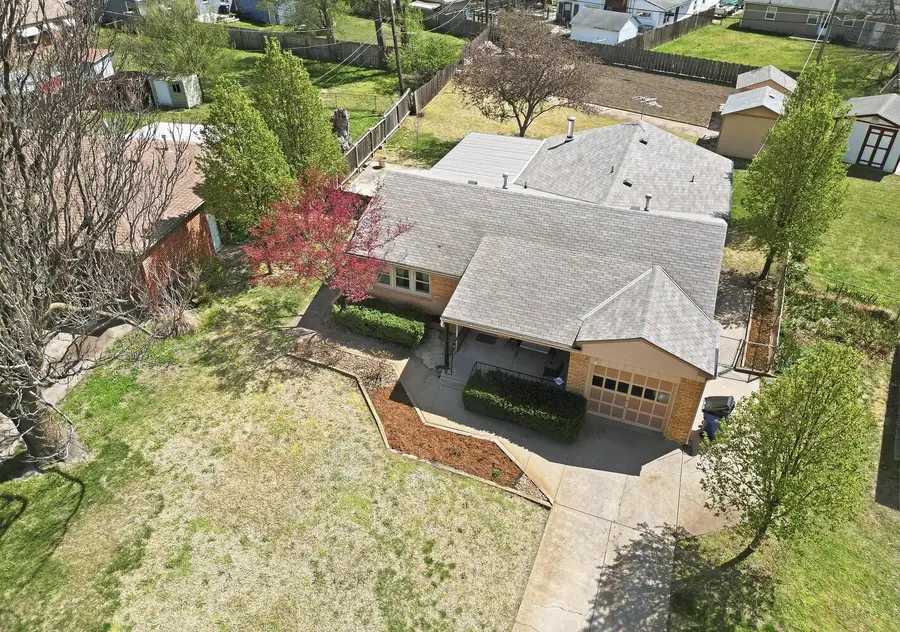 1515 E Donnell St, Wichita, KS 67216 - #2