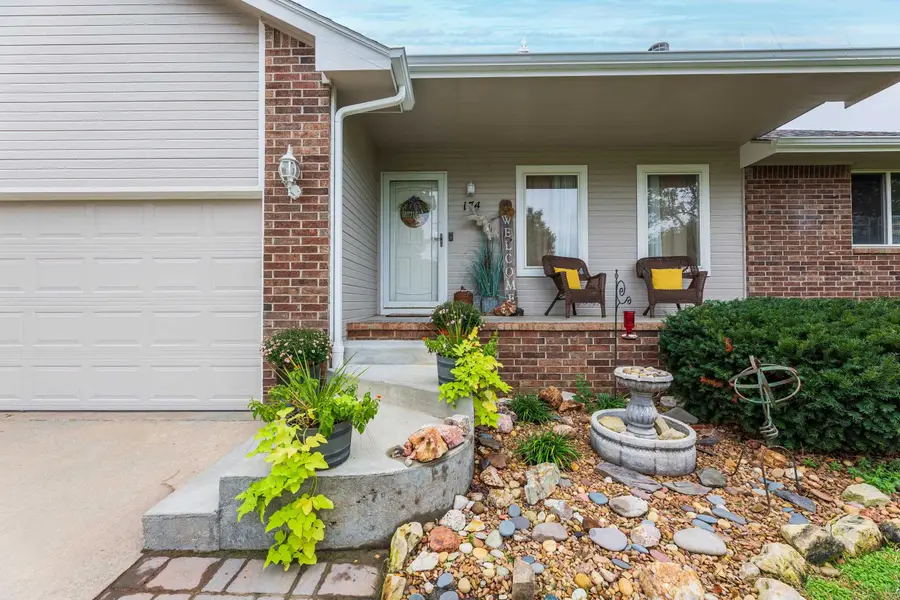 174 S Maple Dunes Ct, Wichita, KS 67235 - #2