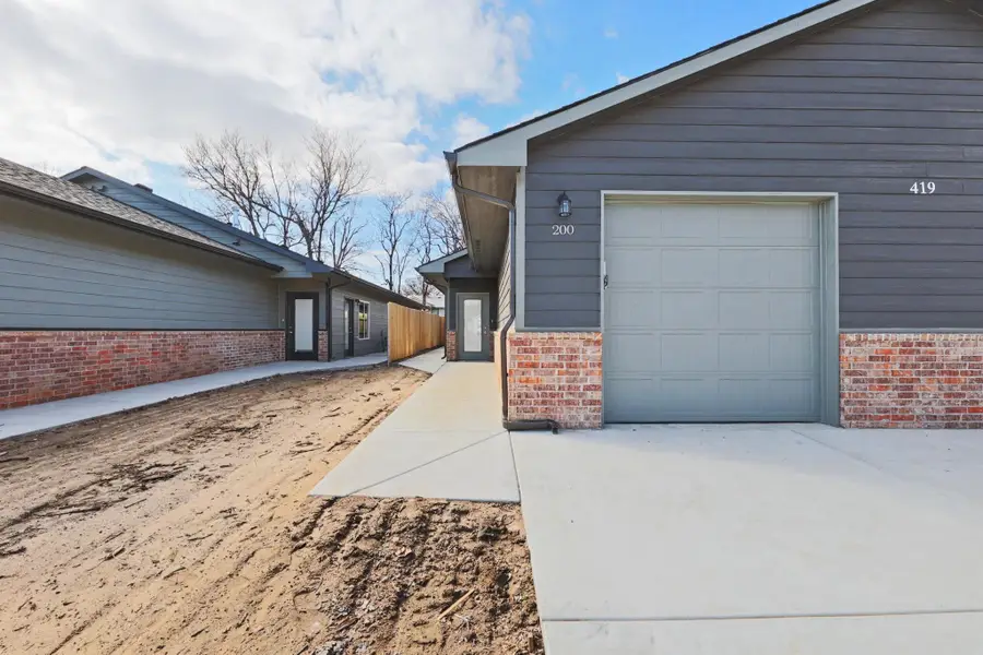 423 S All Halllows Unit 100, Wichita, KS 67213 - #2
