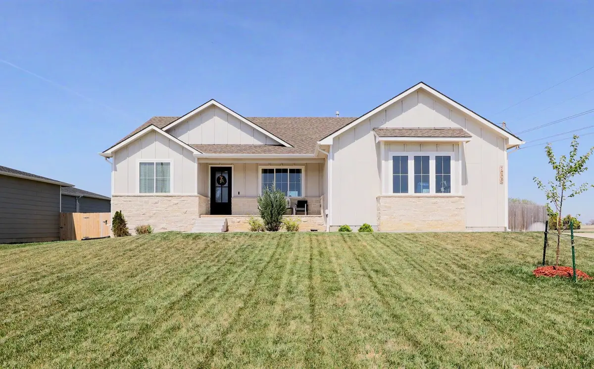 7000 E Pheasant Ridge St, Wichita, KS 67226 - #1