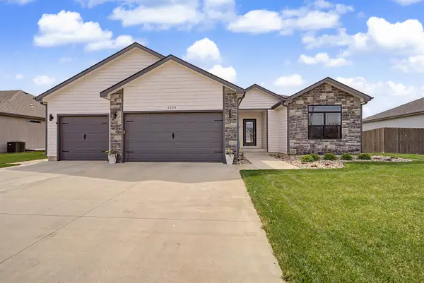 2224 River Trail Rd, Salina, KS 67401