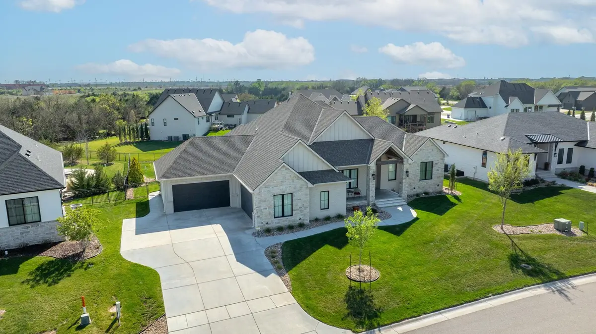 11511 E Brookview Cir, Wichita, KS 67226 - #1