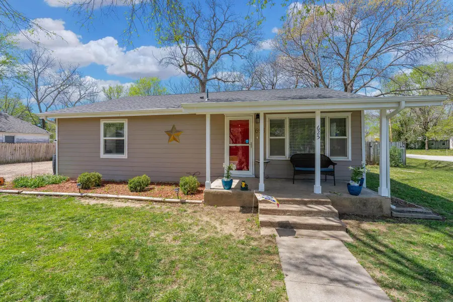 625 N Sumner, Belle Plaine, KS 67013 - #3