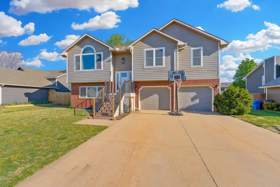 648 E Jayhawk Dr, Cheney, KS 67025 - #2