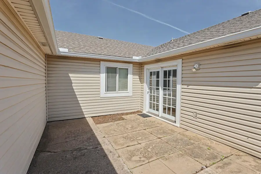 23 Chisholm Creek Dr, Wichita, KS 67220 - #2