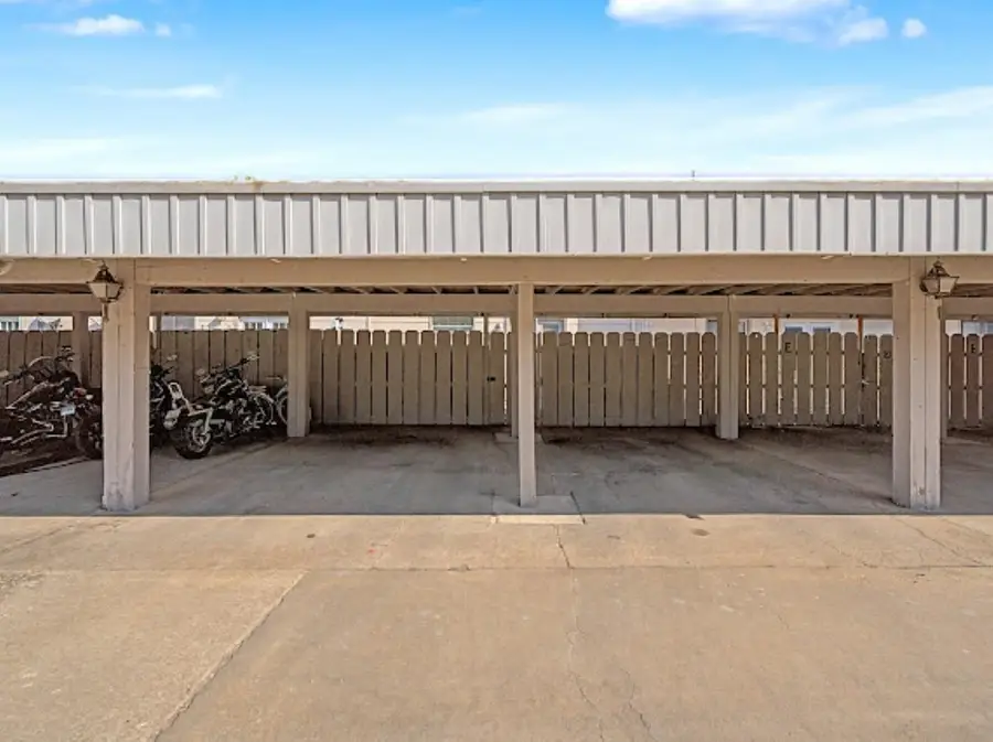 1921-D Glendale Rd., Salina, KS 67401 - #3