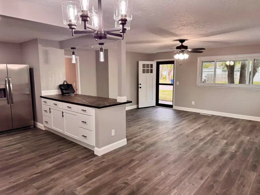 1333 Pawnee Ave, Salina, KS 67401 - #3