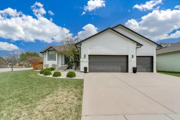 4242 N Dellrose St, Wichita, KS 67220