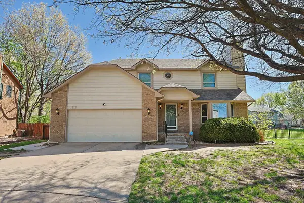 1129 N Manchester Ct, Wichita, KS 67212