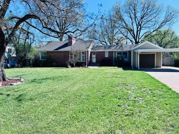 17 E Hawthorne St, Wichita, KS 67206