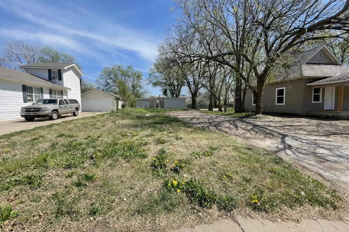 1502 S Hydraulic St, Wichita, KS 67211 - #1