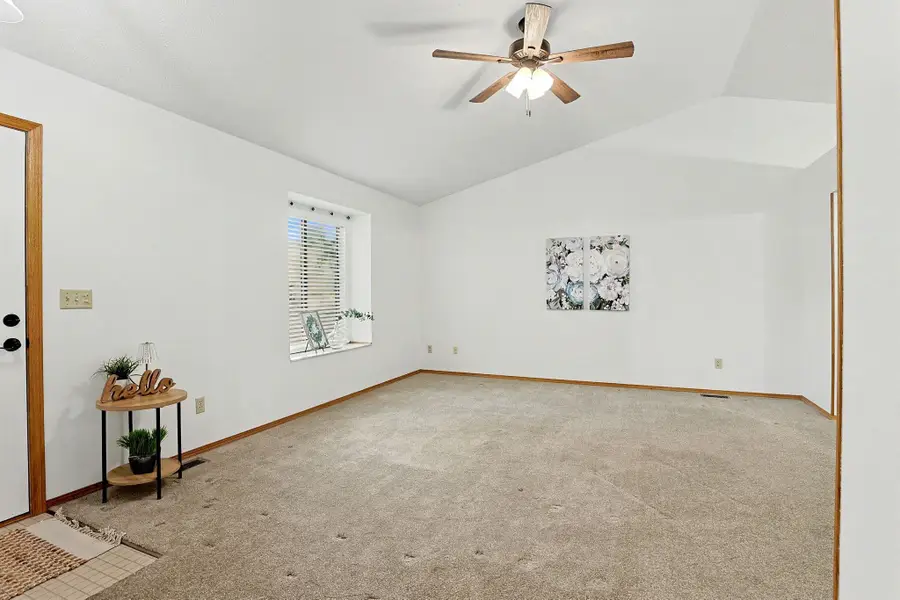 251 E Catalpa Ct, Derby, KS 67037 - #3