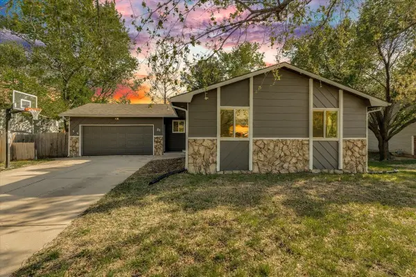 21 Shenandoah Dr., Goddard, KS 67052-9418